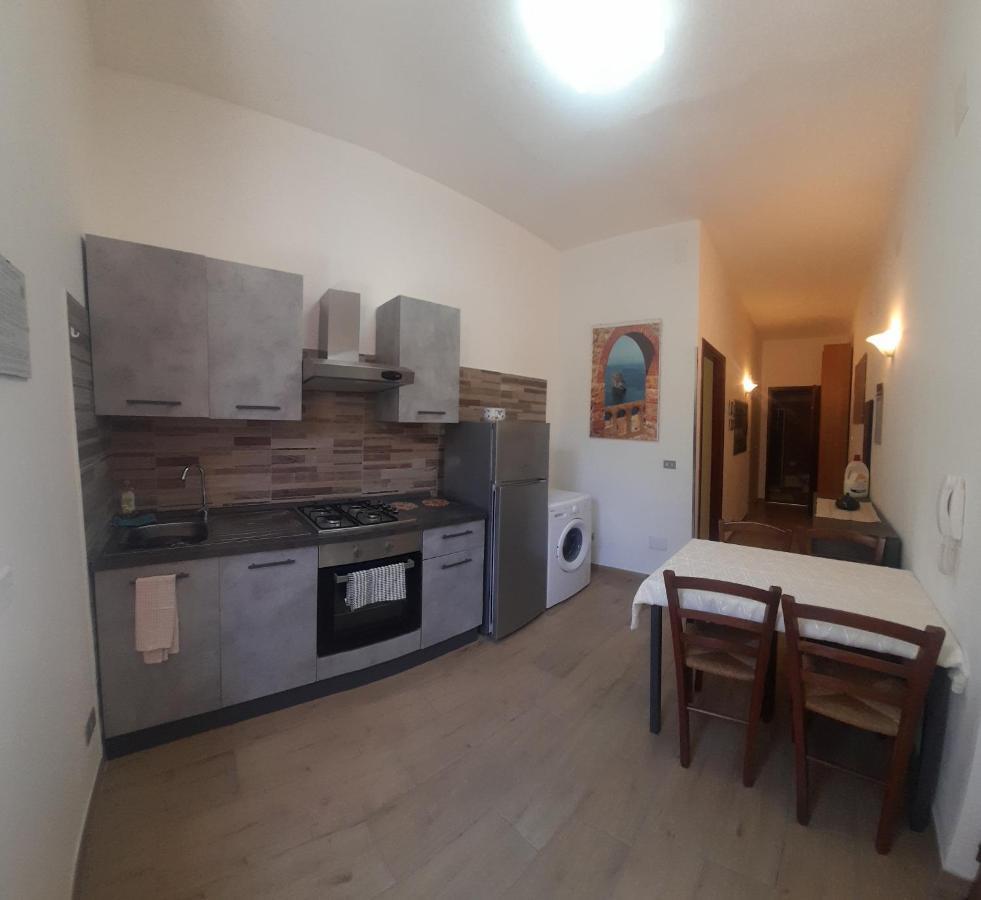 Casa Vacanze"Il Bouganville" 카르보니아 외부 사진